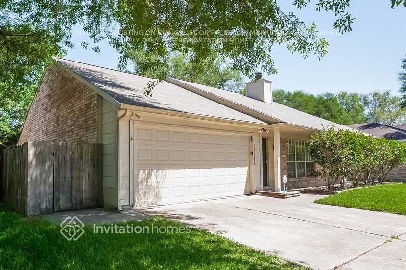 22614 Powell House Ln - Photo 3 of 27