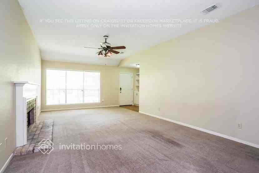 22614 Powell House Ln - Photo 4 of 27