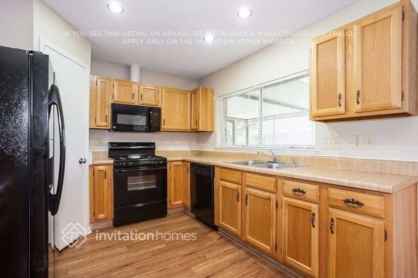 22614 Powell House Ln - Photo 7 of 27