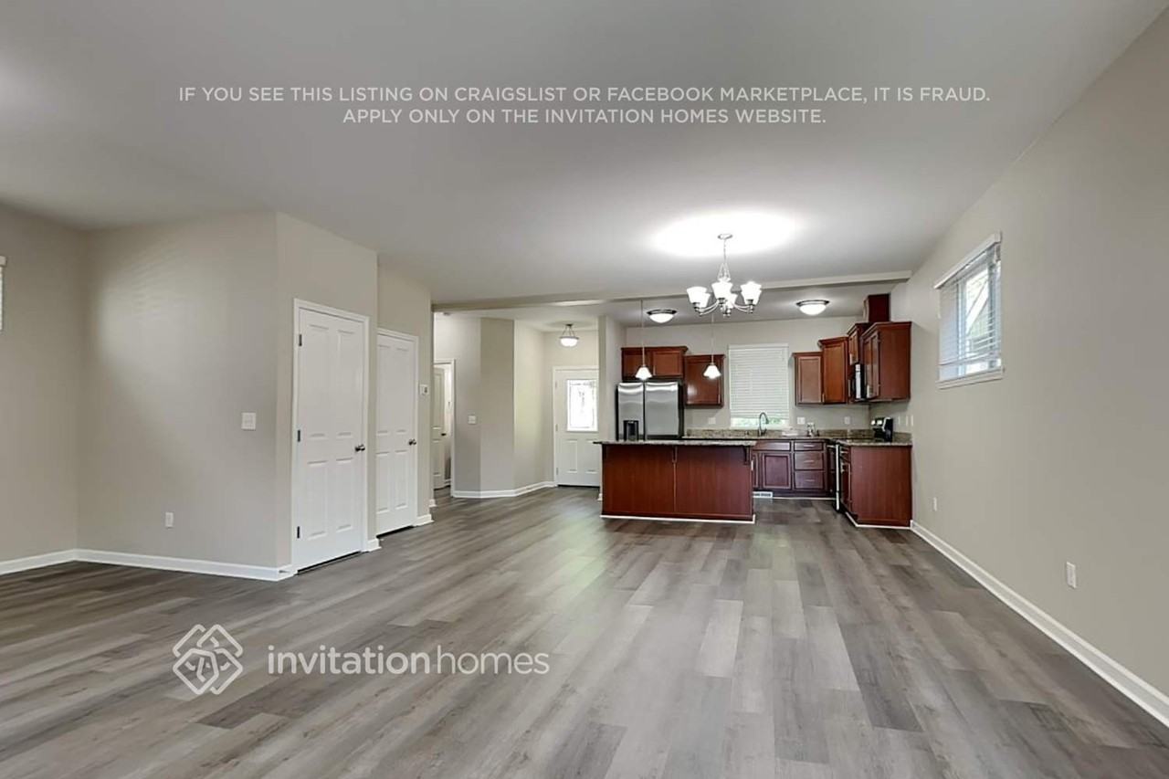 7629 Columbia Way Ne - Photo 5 of 18