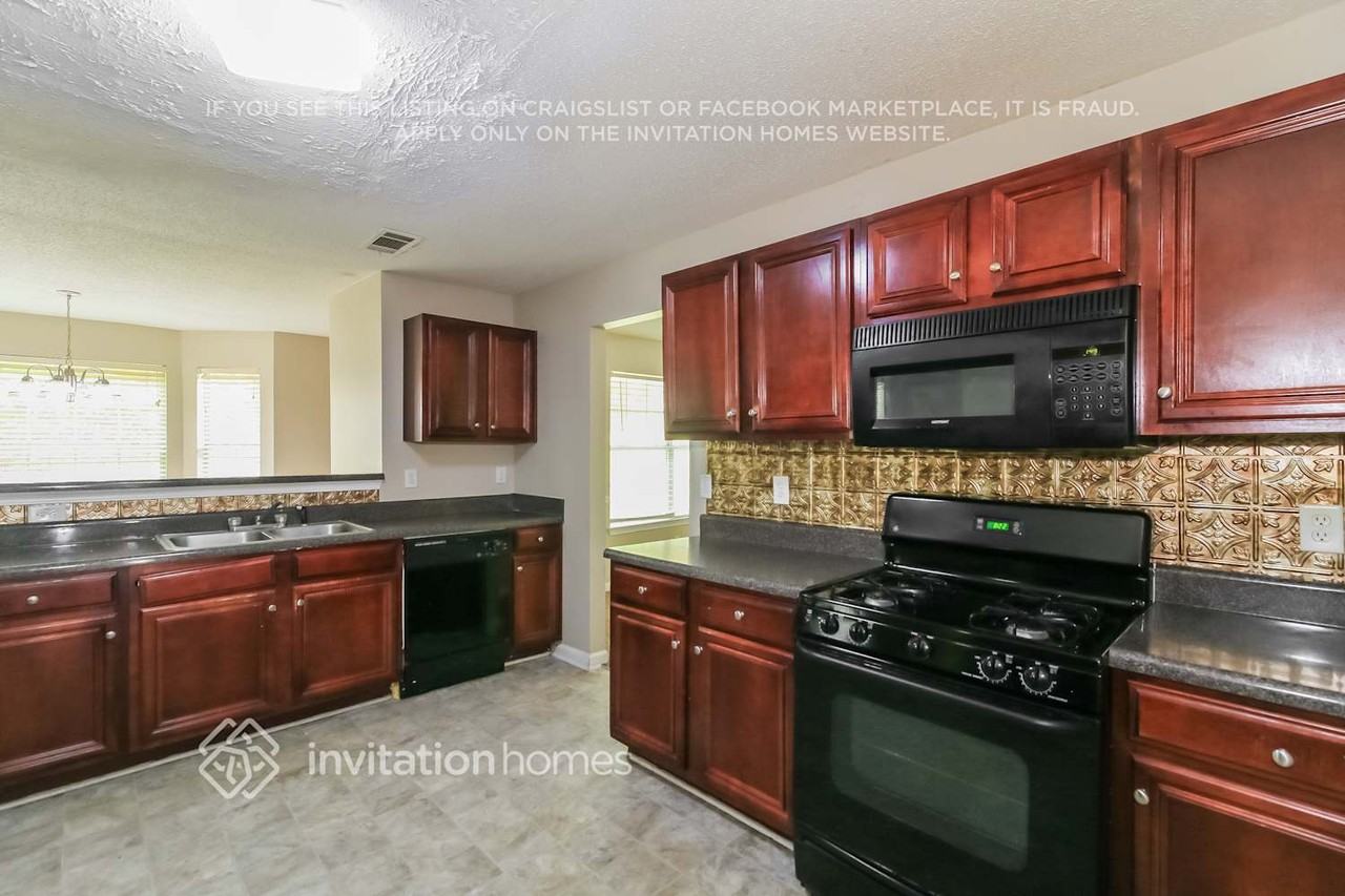 6853 Fireside Ln - Photo 7 of 17
