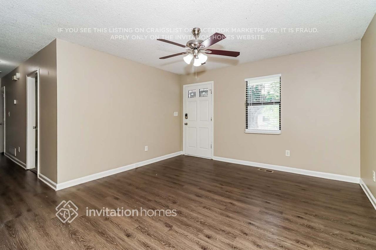 333 Mona Pl - Photo 6 of 17