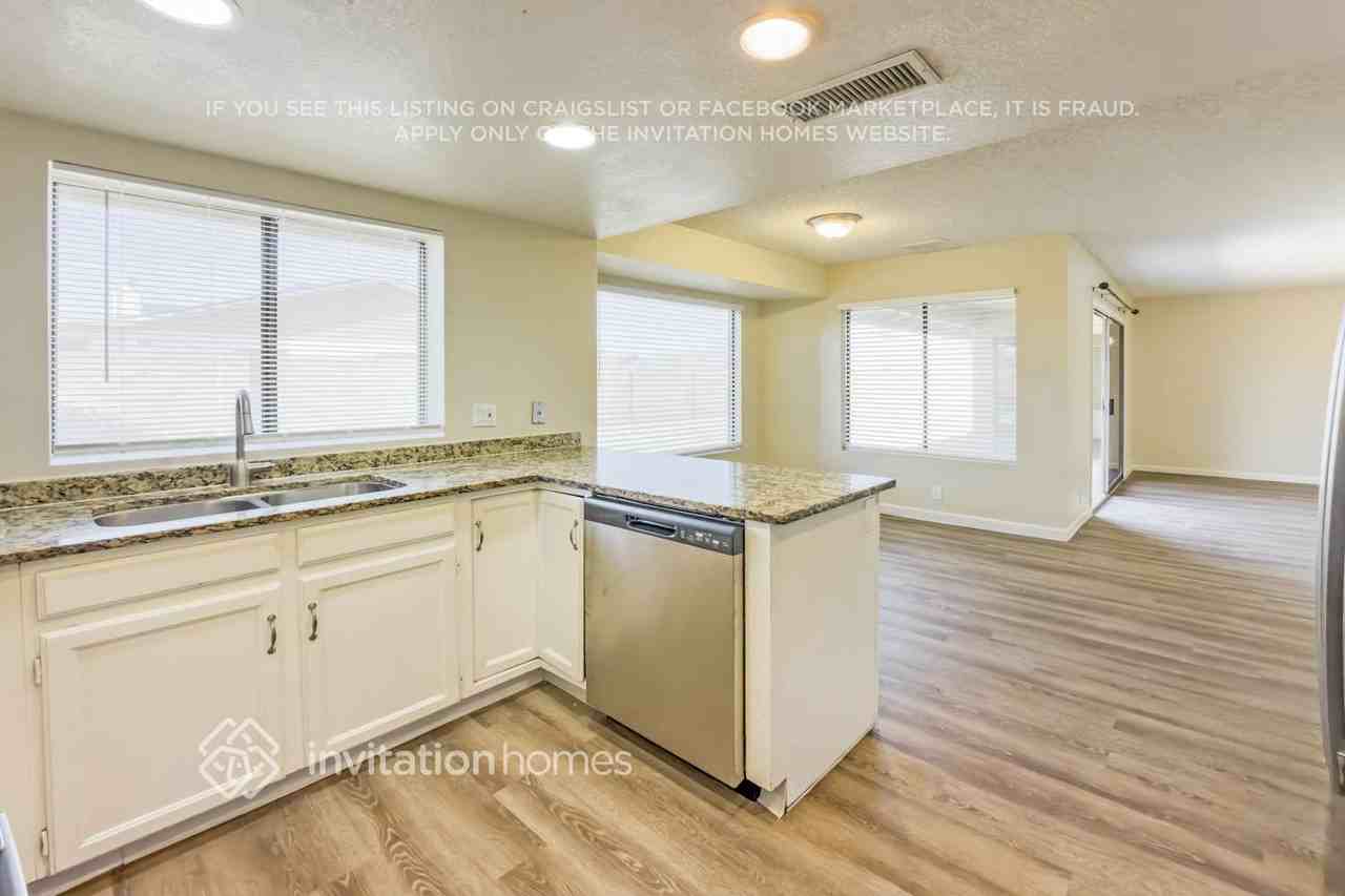 6530 S Marilyn Ann Dr - Photo 7 of 17