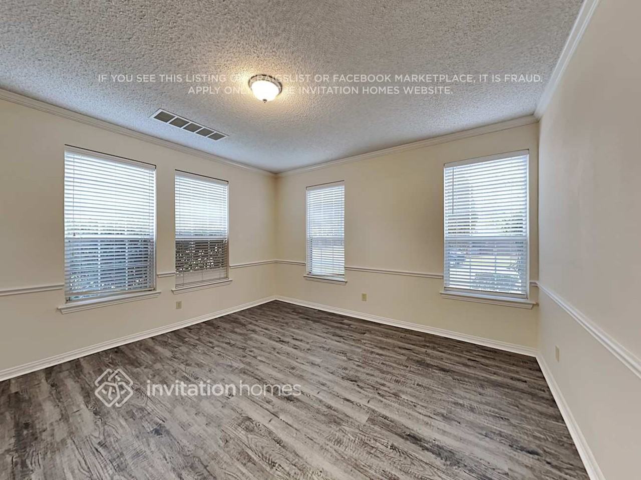 3302 Hunter Cove Dr - Photo 5 of 22