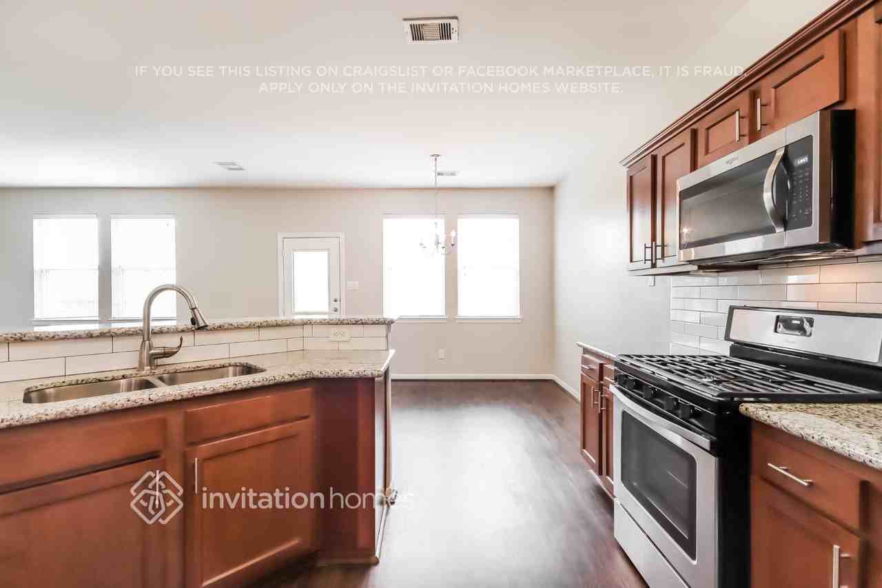 18702 Walden Glen Cir - Photo 6 of 16