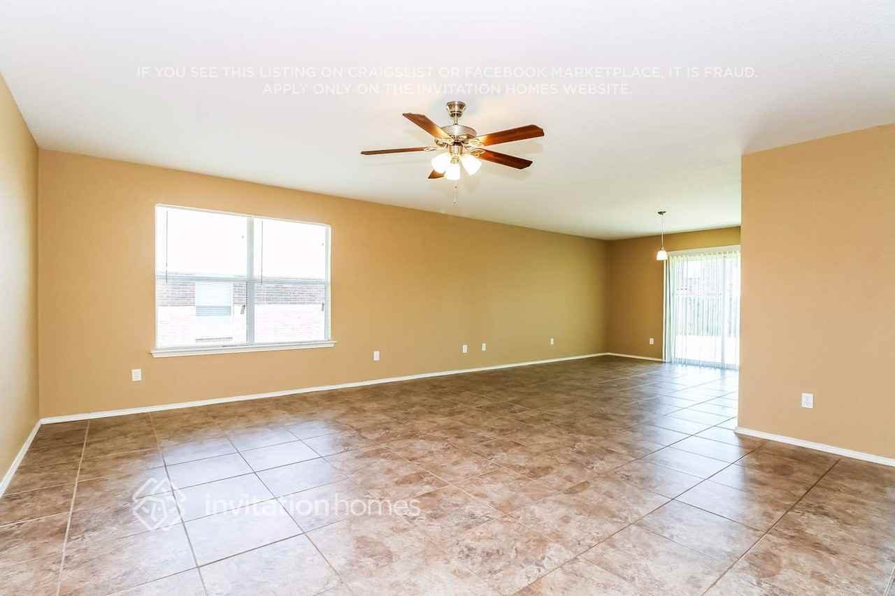 8115 Colwick Ln - Photo 4 of 25