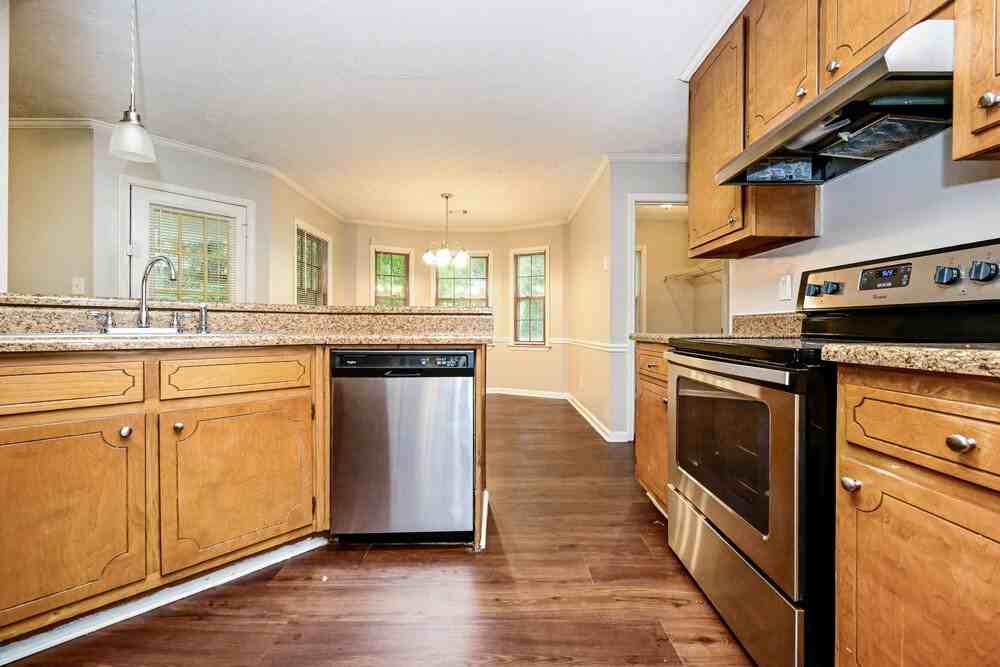 1204 Garden Path Se - Photo 6 of 16