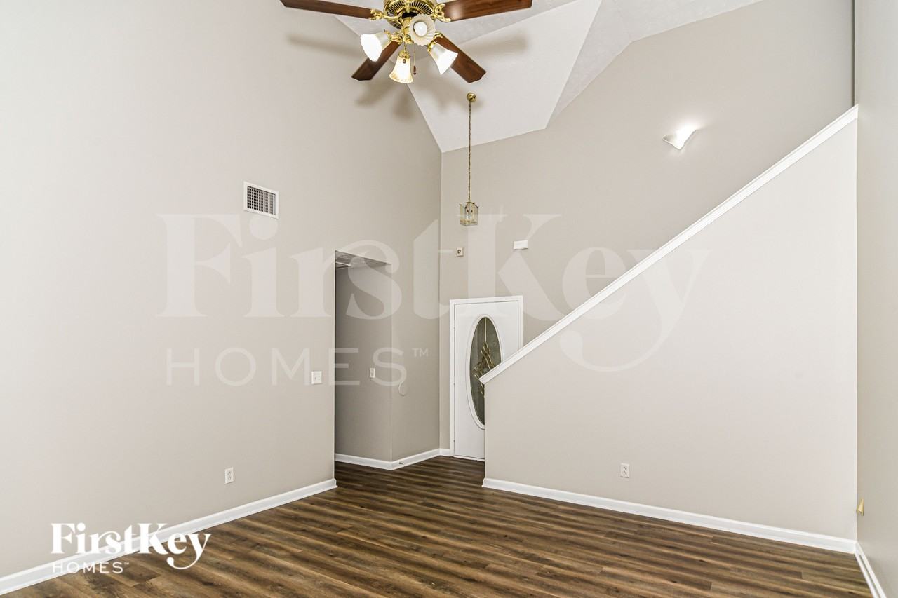 5048 Singing Hills Dr - Photo 4 of 19