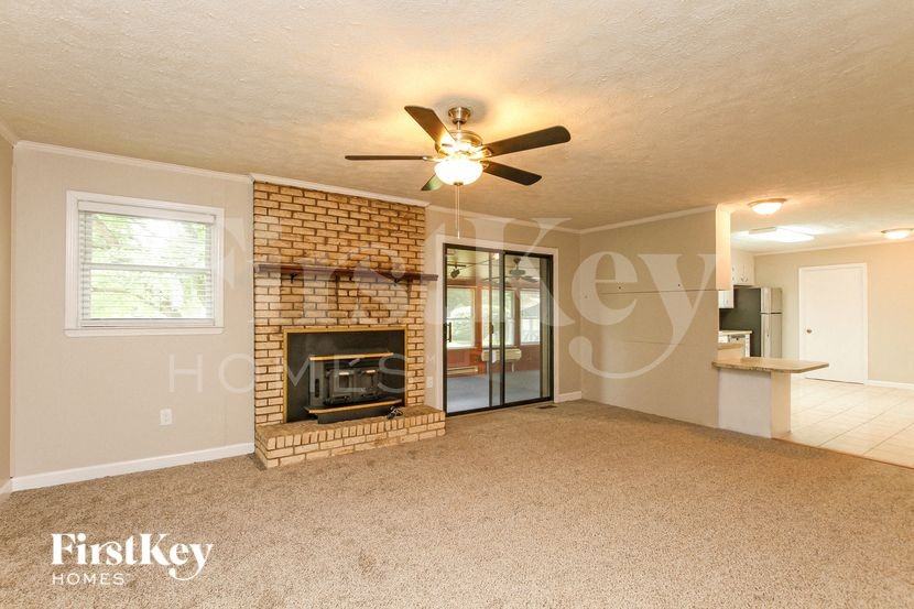 6235 Lynwood Dr Nw - Photo 2 of 15