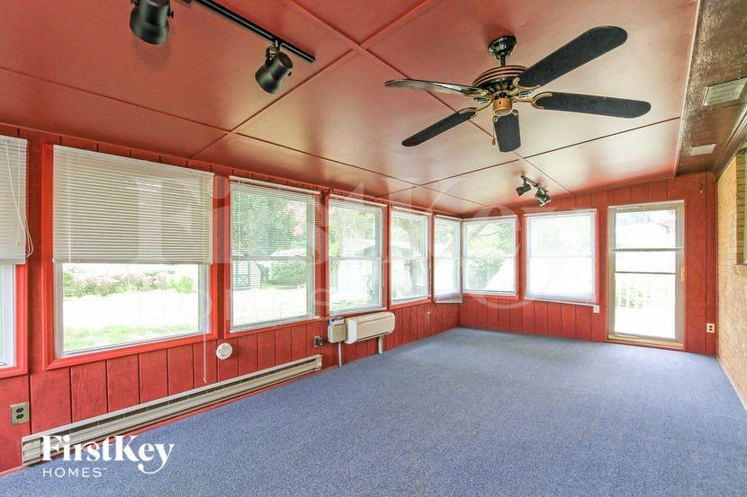 6235 Lynwood Dr Nw - Photo 6 of 15