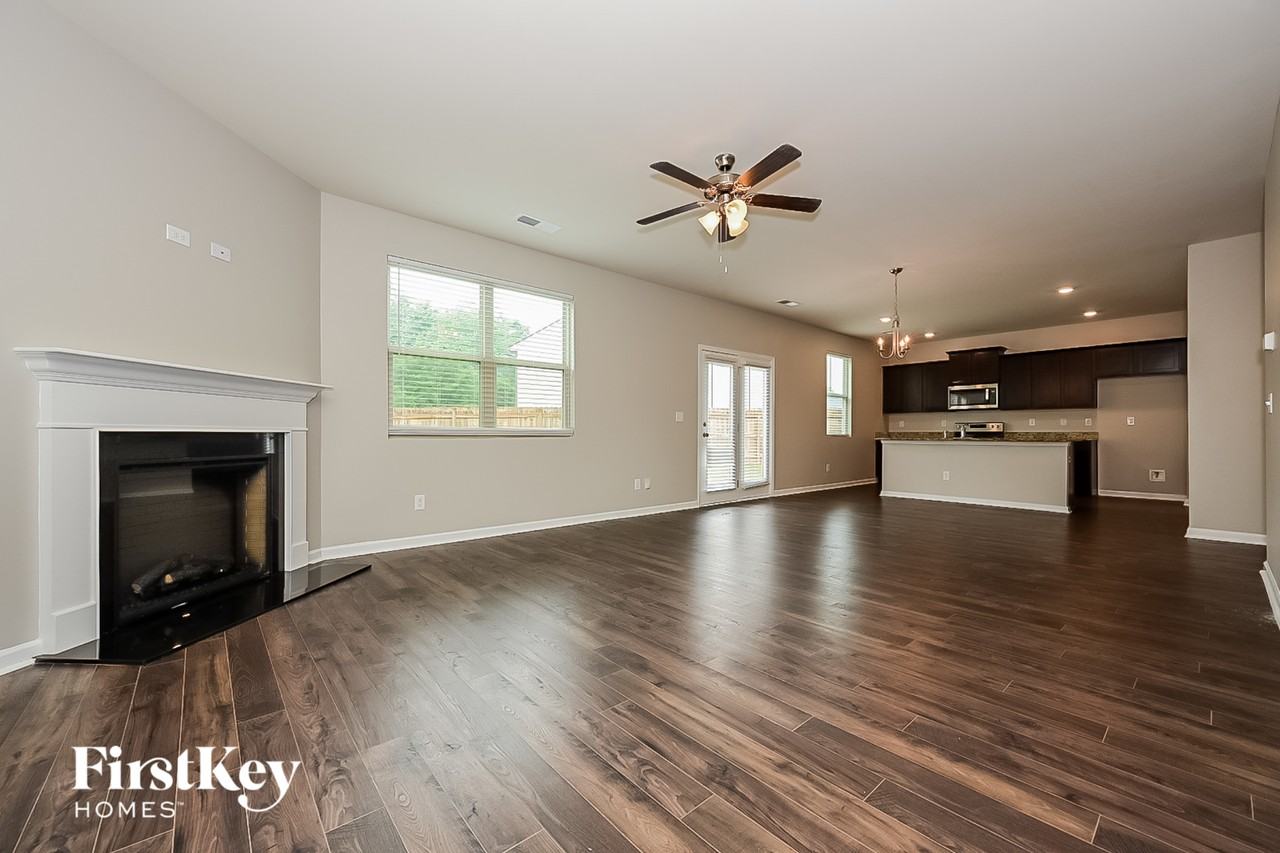1500 Denver Way - Photo 2 of 15