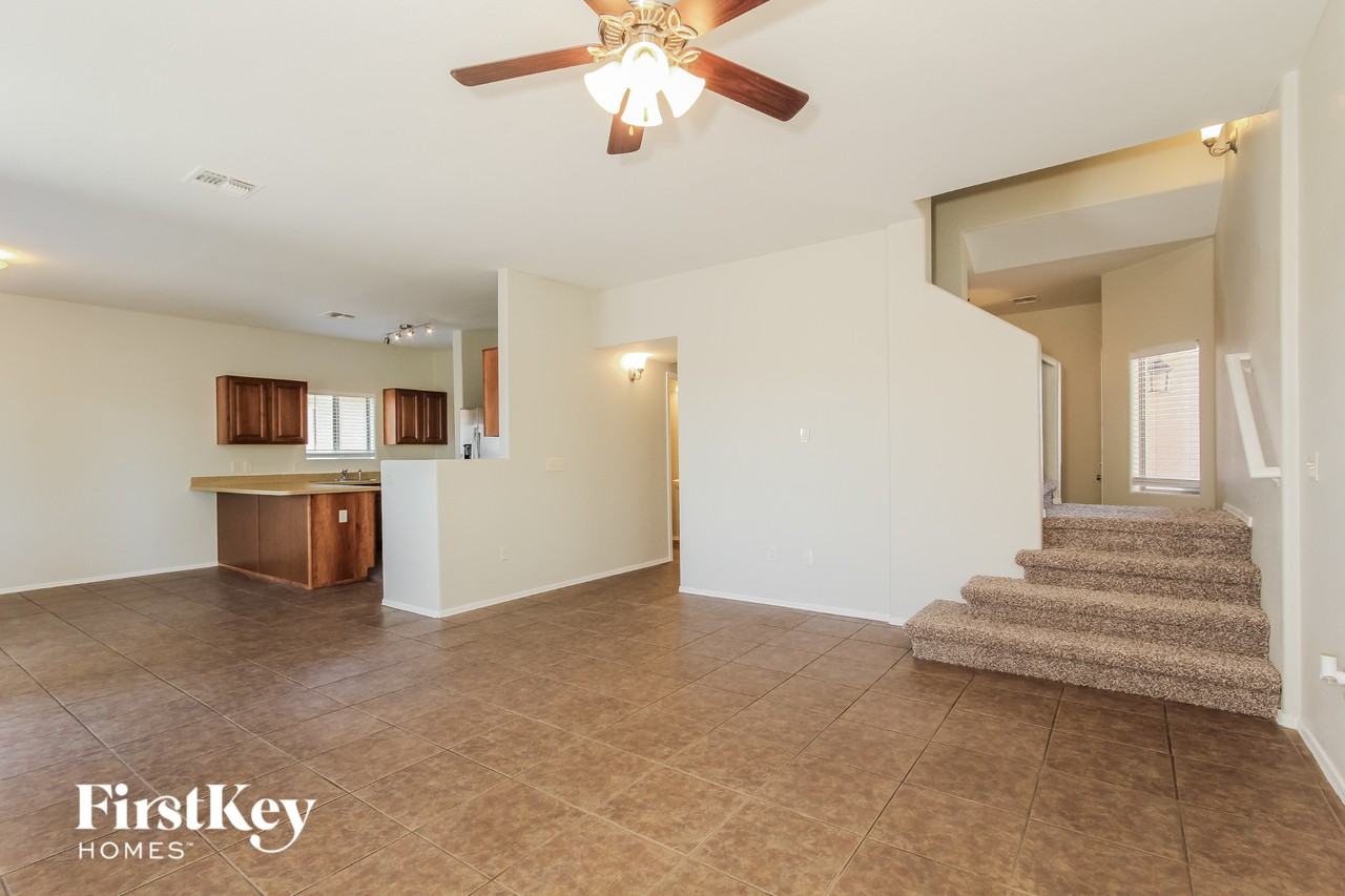 8423 S Egyptian Dr - Photo 3 of 15