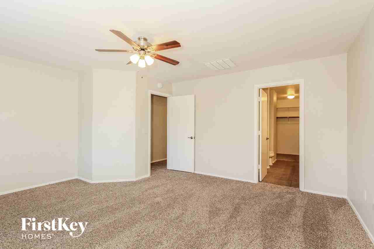 8423 S Egyptian Dr - Photo 6 of 15