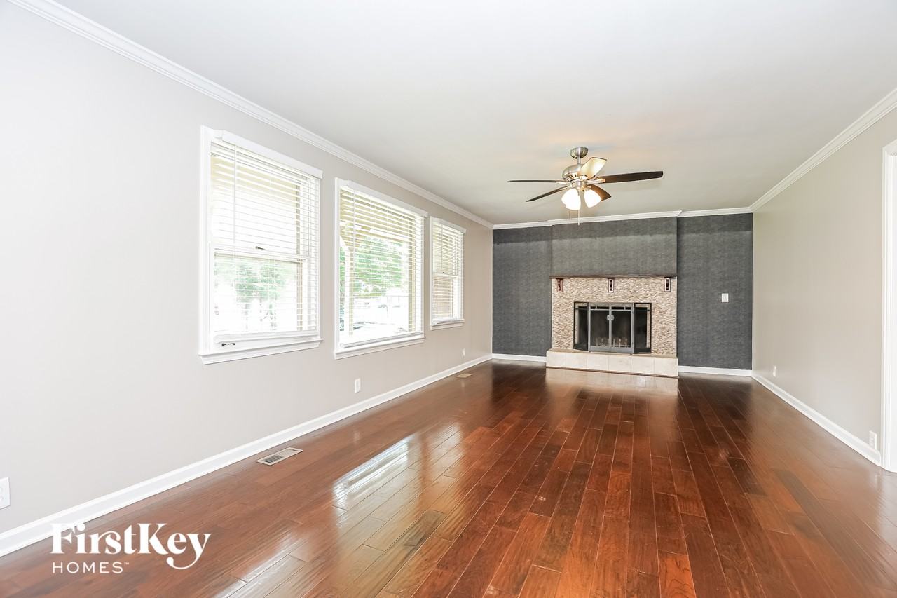 345 Highfield Dr - Photo 2 of 15