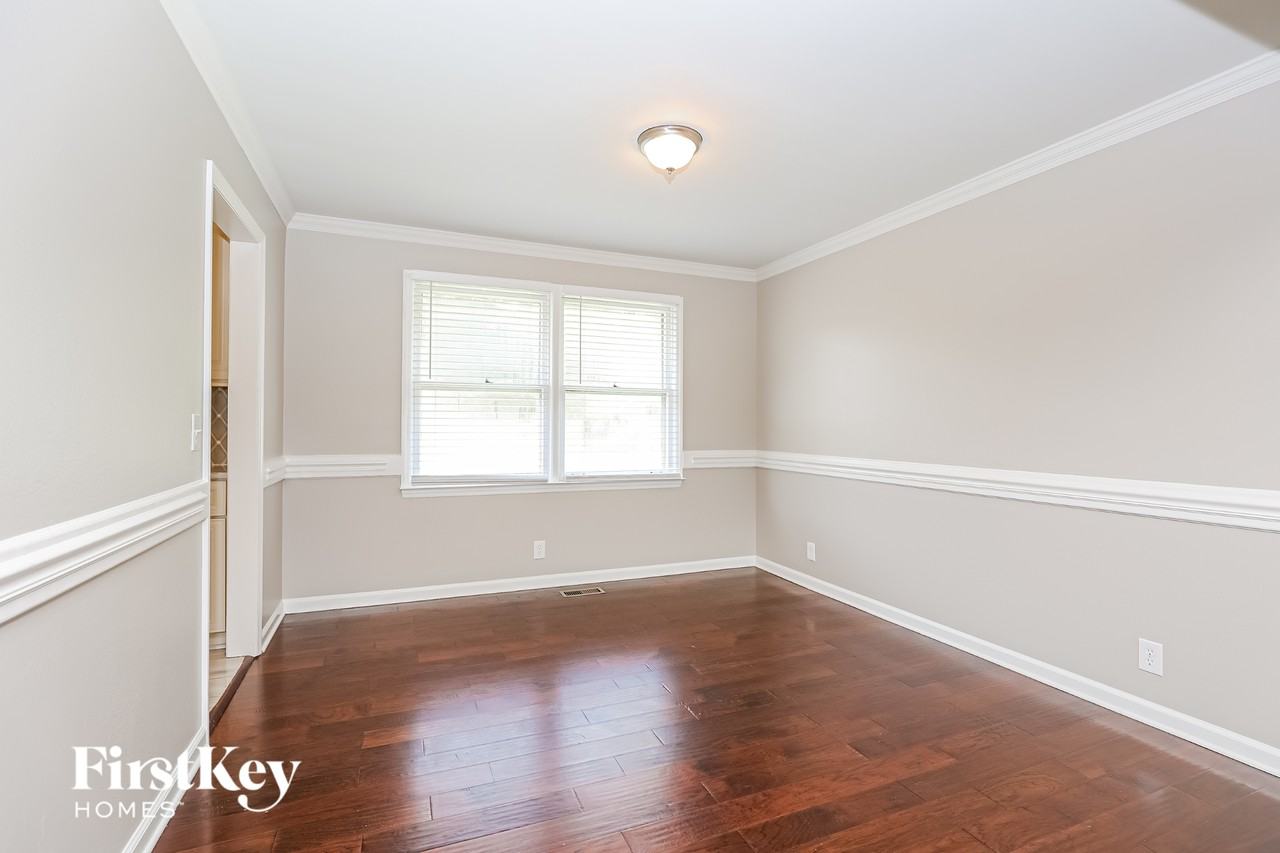 345 Highfield Dr - Photo 3 of 15