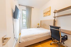 featured image of 1062 Halsey St