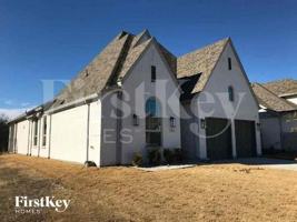 featured image of 816 Hollett Ct
