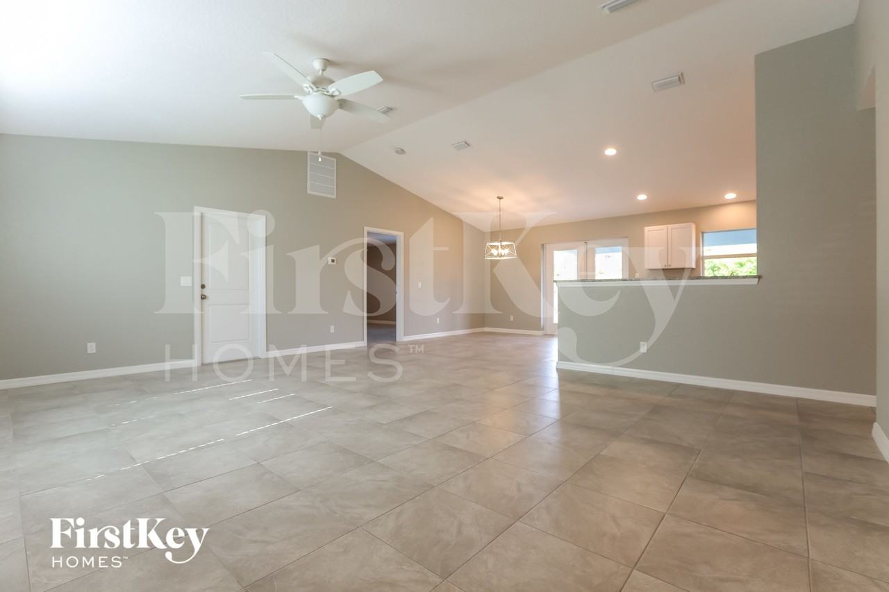 11932 Gretchen Ave - Photo 2 of 15
