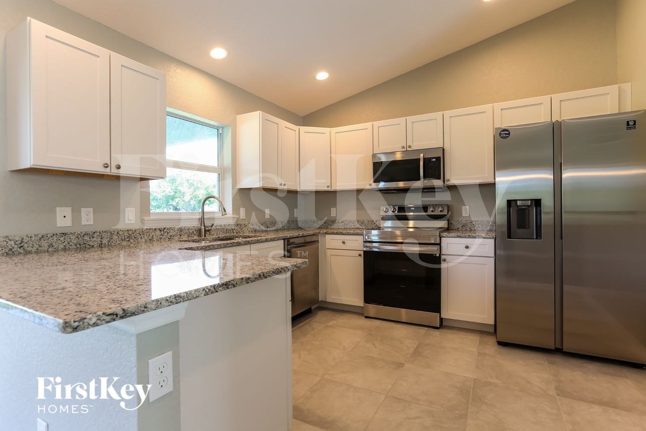 11932 Gretchen Ave - Photo 5 of 15