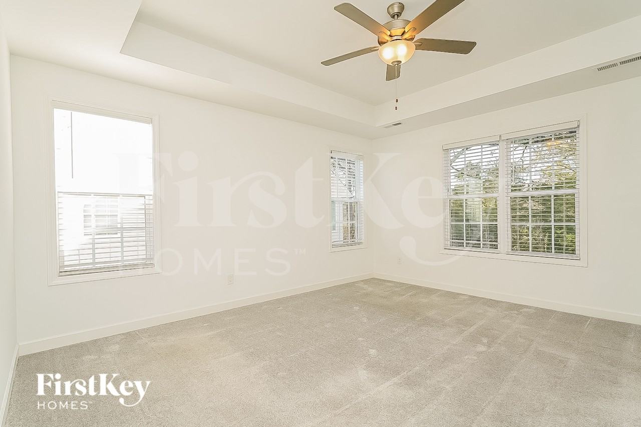 1816 Yarborough Dr - Photo 7 of 15