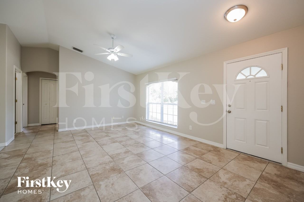 3945 N Cranberry Blvd - Photo 3 of 16