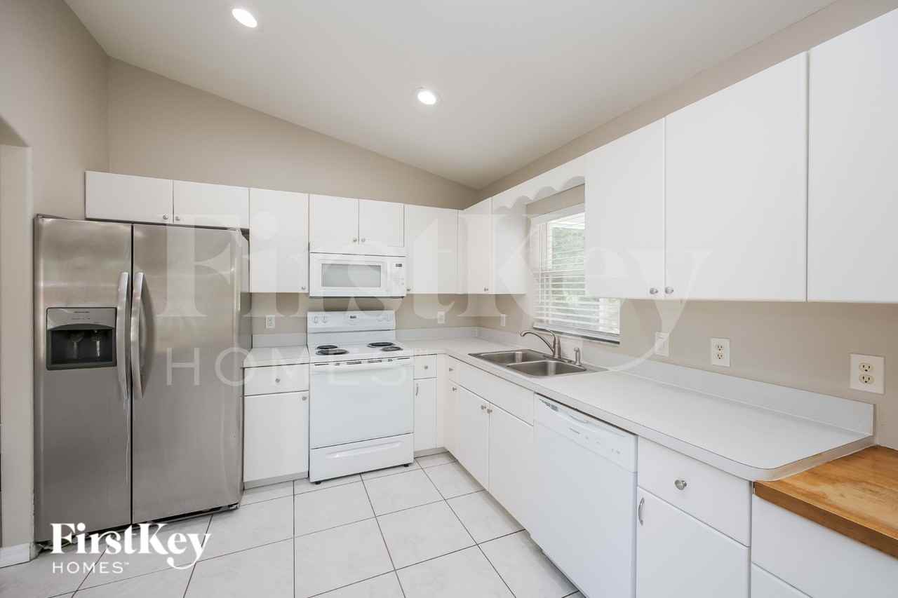 3945 N Cranberry Blvd - Photo 6 of 16