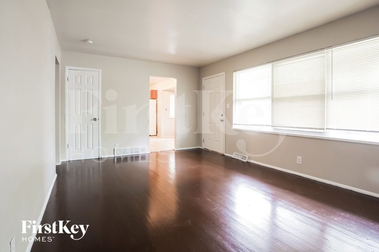 8820 Manchester Ave - Photo 2 of 15