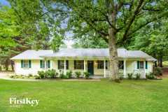 3704 Newport Dr - Photo 1 of 1