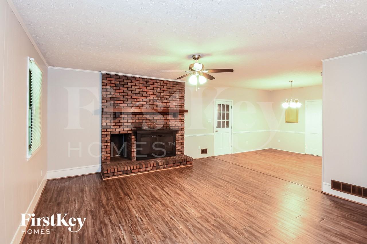 3704 Newport Dr - Photo 2 of 19