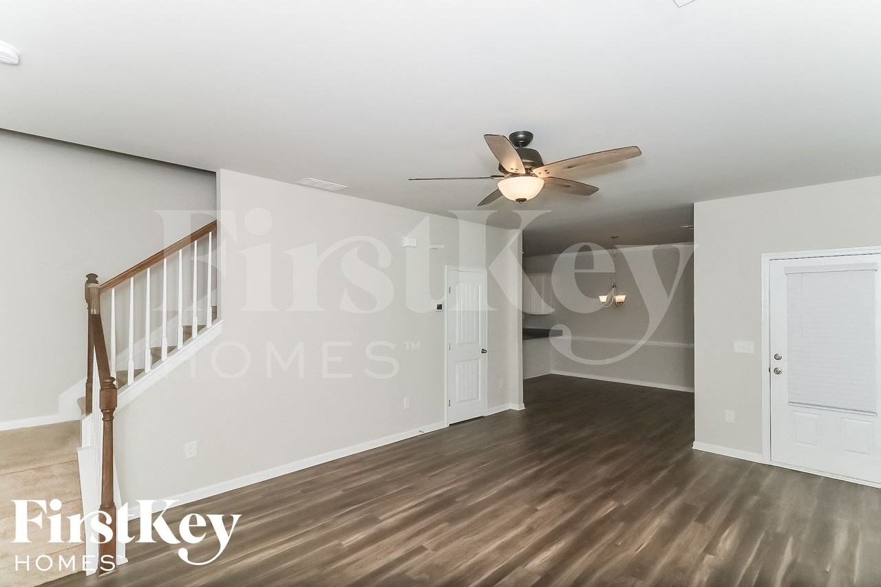 325 Stoney Hollow Rd - Photo 5 of 15
