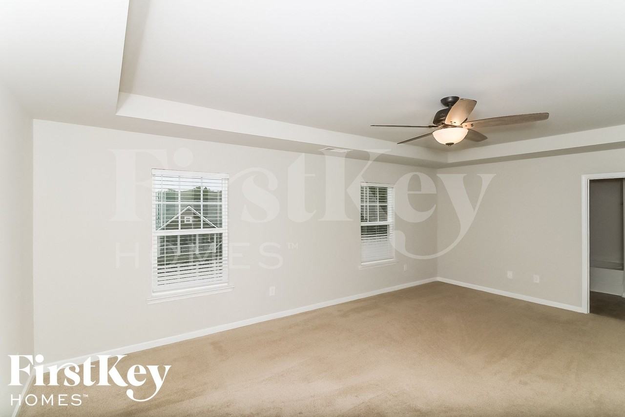325 Stoney Hollow Rd - Photo 7 of 15