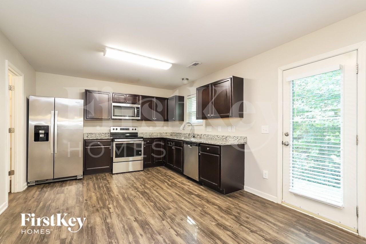 2202 Matthew Oaks Ct - Photo 7 of 16