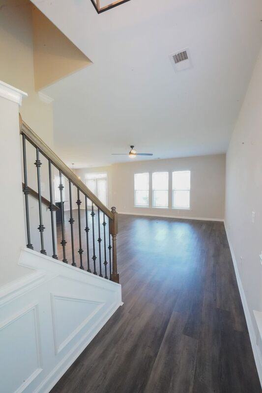 165 Greyfield Cir - Photo 6 of 43