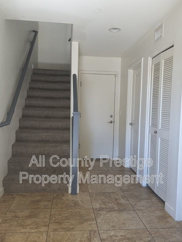 815 E Rose Ln #110 - Photo 4 of 16