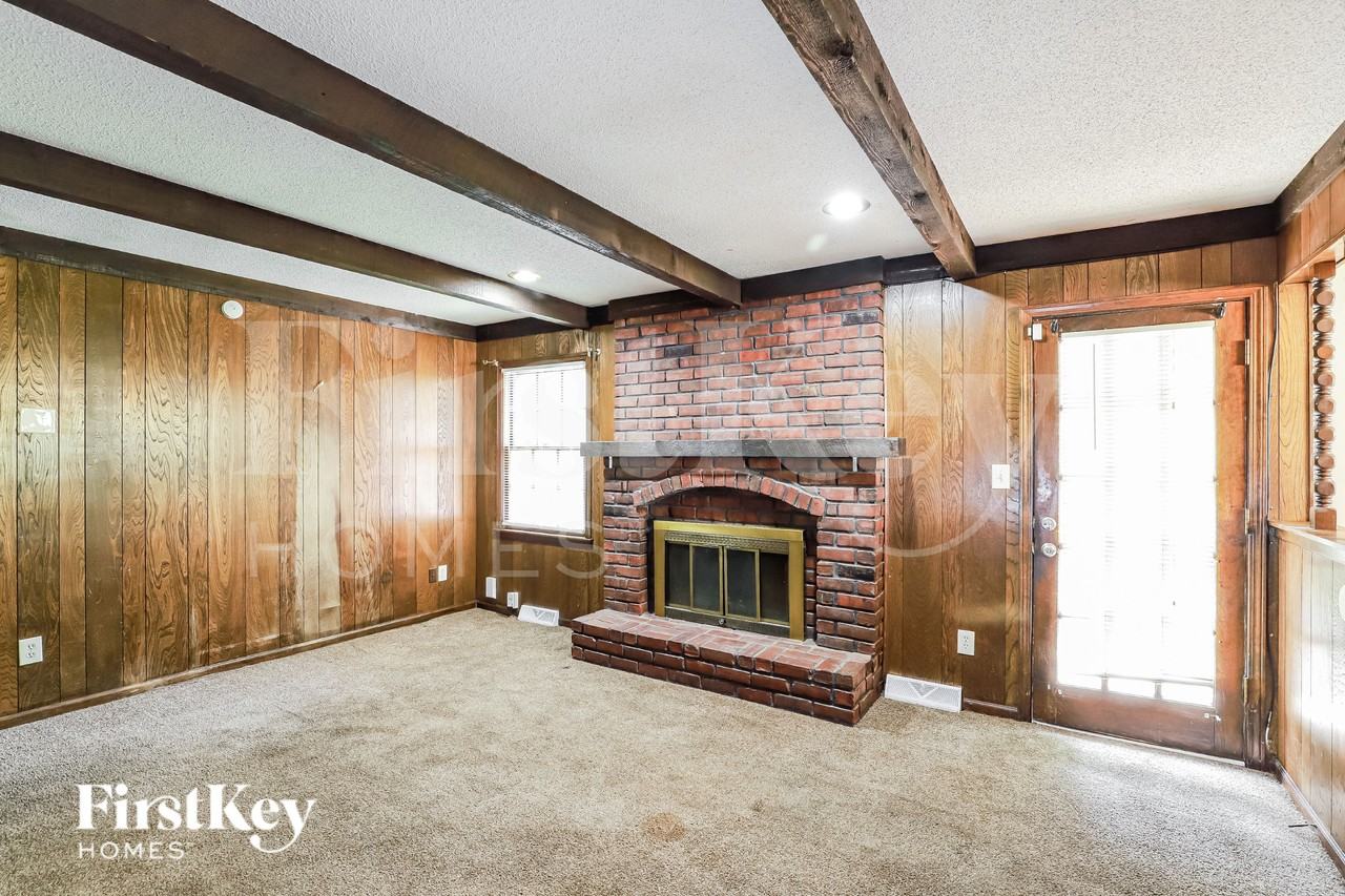 11819 E 60th St - Photo 6 of 16