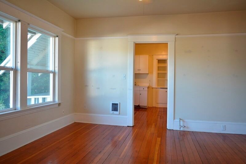 3956 N Albina Ave - Photo 4 of 20