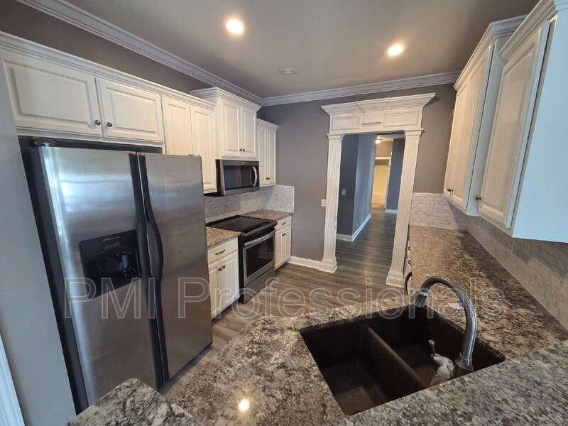 3606 Geneva Dr - Photo 4 of 20