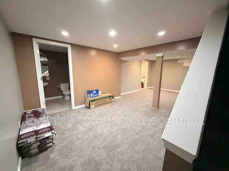 11884 Hamden Dr - Photo 7 of 23