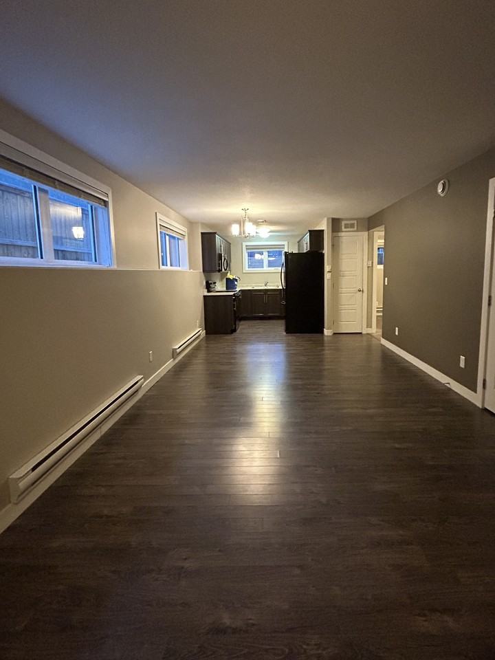 B - 762 Hargreaves Cres, Saskatoon Suite | 2 Bedrooms | 1 Bathroom - Photo 6 of 19