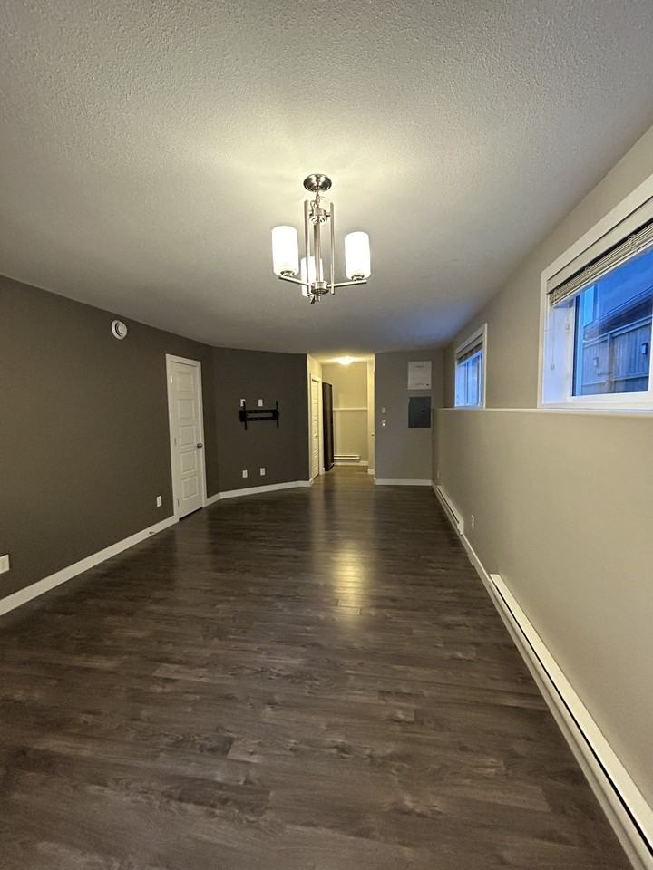 B - 762 Hargreaves Cres, Saskatoon Suite | 2 Bedrooms | 1 Bathroom - Photo 7 of 19