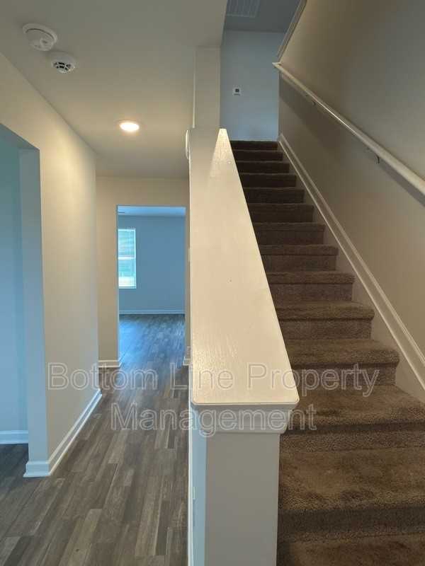 1035 Pepper Ln - Photo 2 of 23