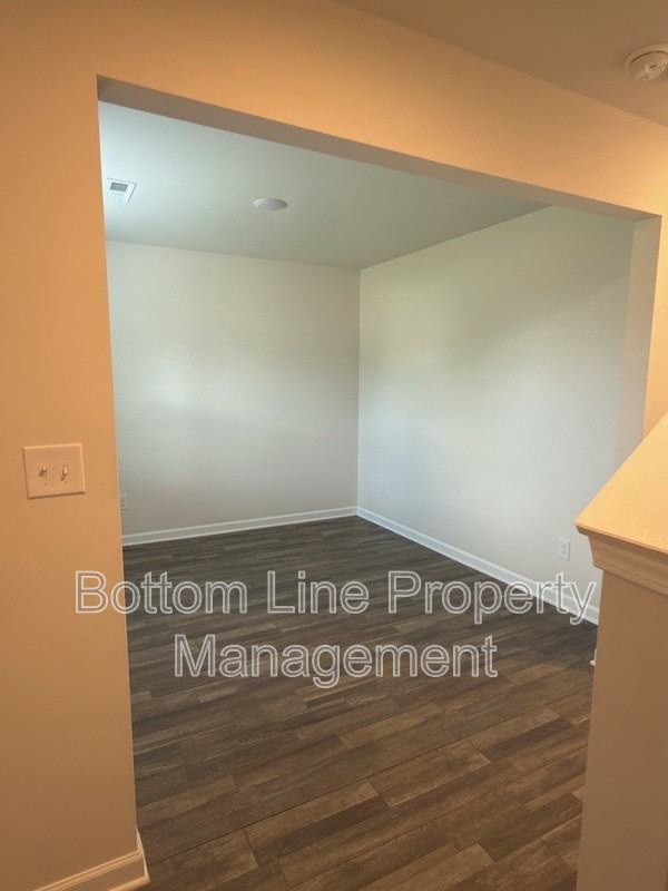 1035 Pepper Ln - Photo 3 of 23