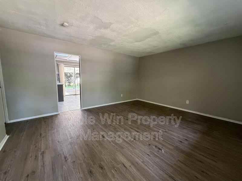 762 Del Marco Dr - Photo 3 of 30