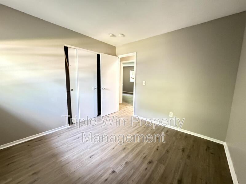 762 Del Marco Dr - Photo 6 of 30