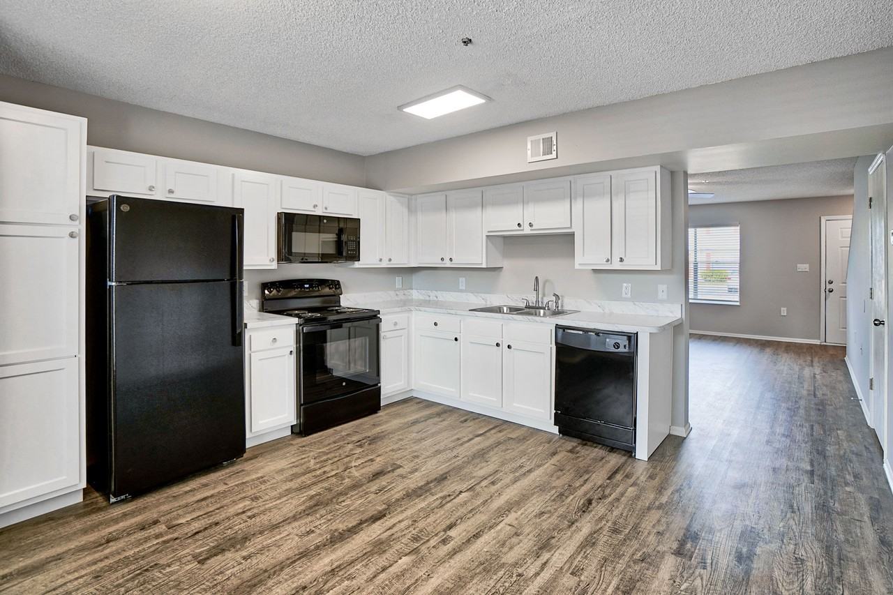 Sabal Palms Apartments - Photo 5 of 15
