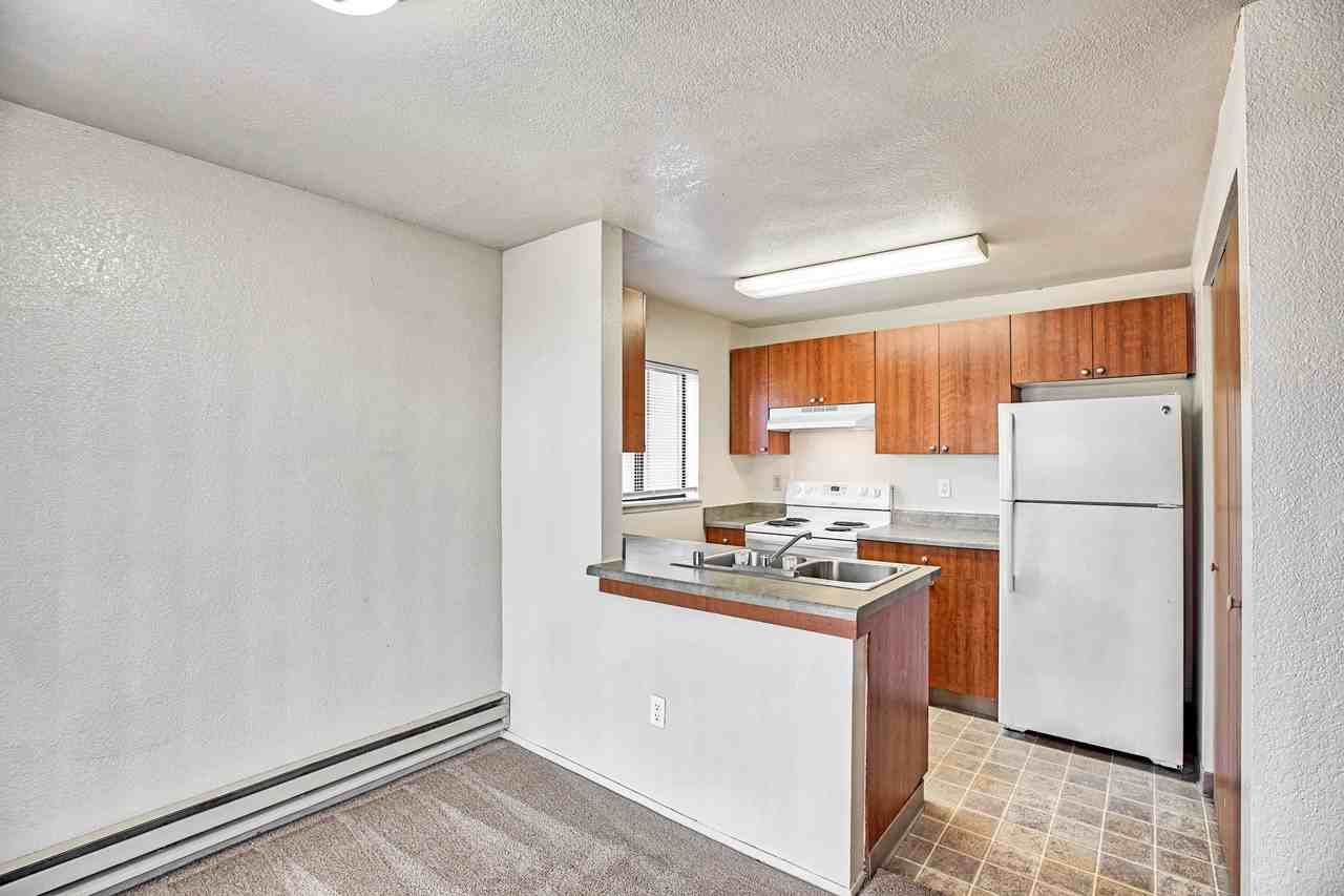 Scenic Pines Apartments - Photo 3 of 8
