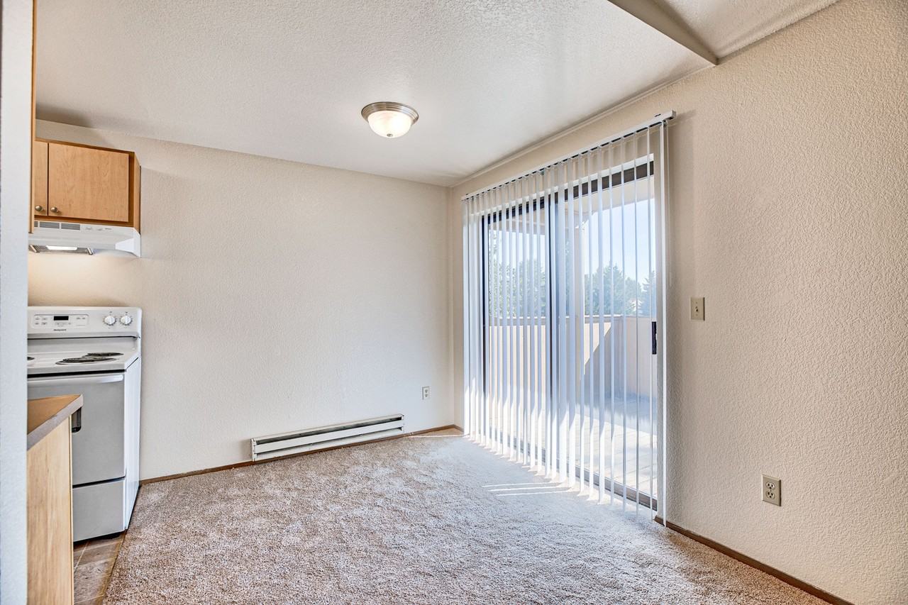 Scenic Pines Apartments - Photo 4 of 8