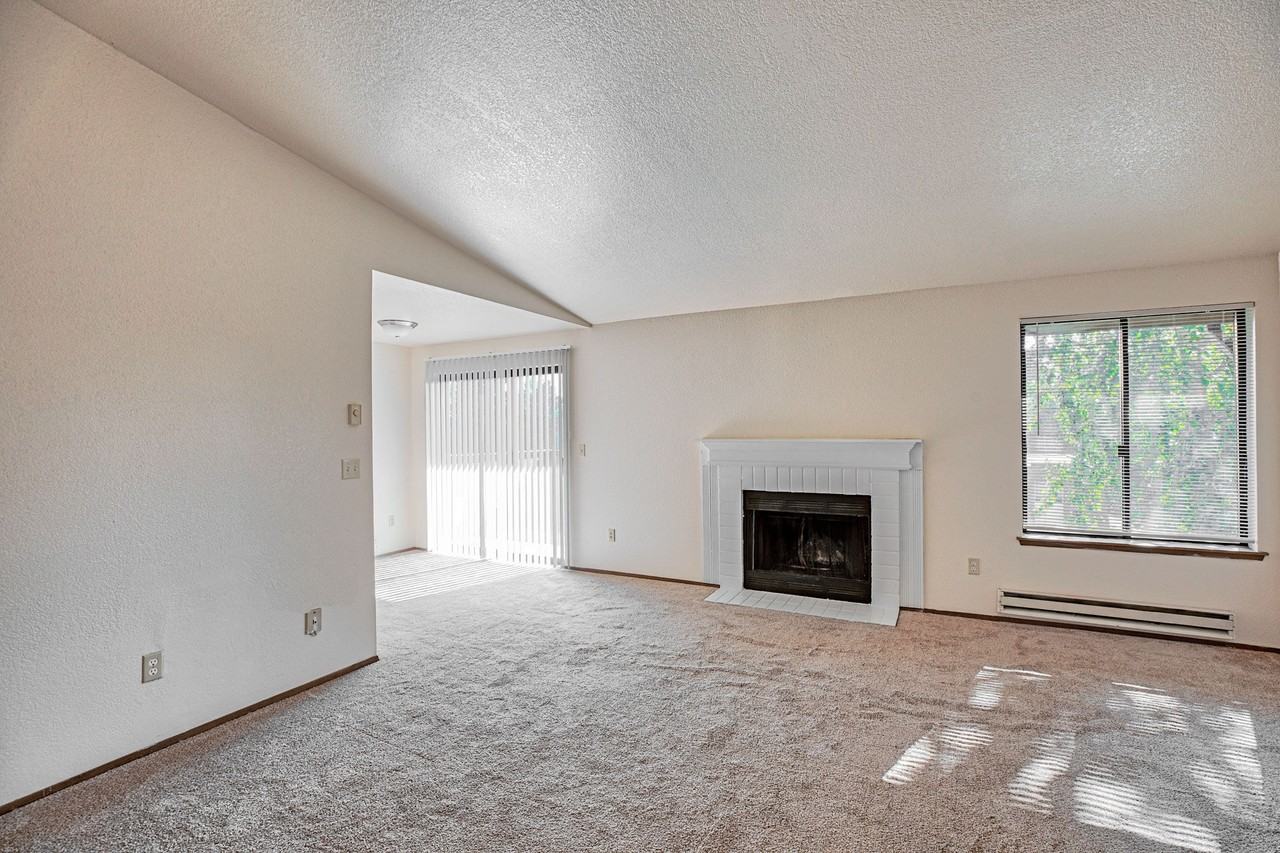 Scenic Pines Apartments - Photo 6 of 8