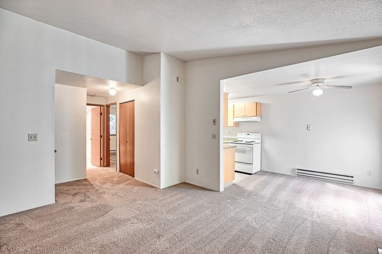 Scenic Pines Apartments - Photo 7 of 8