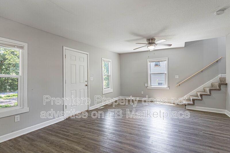 4108 N Mersington Ave - Photo 2 of 11